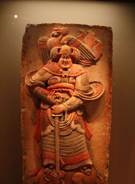 2000年安思远捐赠给中国国家博物馆的五代王处直墓汉白玉彩绘浮雕武士石板。 2000年安思远捐赠给中国国家博物馆的五代王处直墓汉白玉彩绘浮雕武士石板。