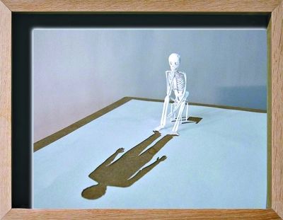 1张A4纸的世界:艺术家展示看得见的魔术 1张A4纸的世界:艺术家展示看得见的魔术