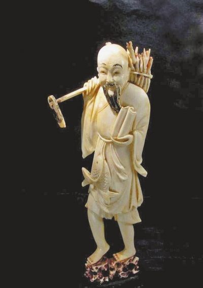 “渔樵耕读”加彩牙雕人物摆件 “渔樵耕读”加彩牙雕人物摆件