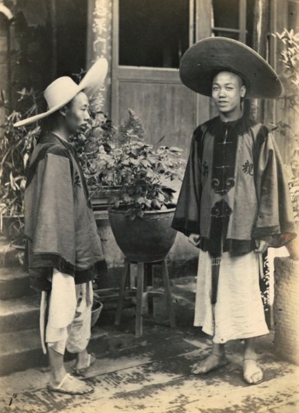 中国的官兵和长矛兵,Miako, 1896. 中国的官兵和长矛兵,Miako, 1896.