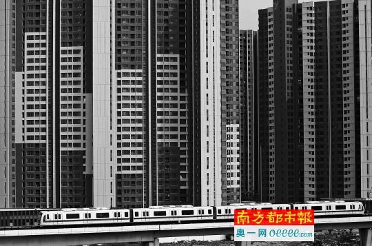 �������ŵ���վ�Ե���¥�̡����ź����Ŀ�������ߣ�����¥�̿������ˡ��϶����� ������ ��