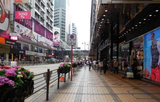 香港经历最糟糕黄金周:服务员比客人还多|奢侈