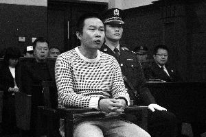 昨日，劉文哲在門頭溝法院受審。