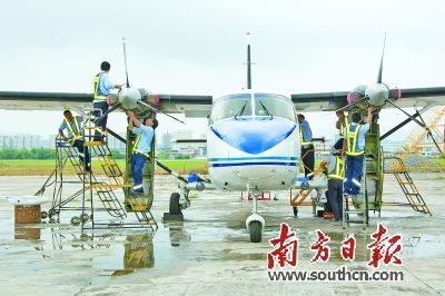精心维护。林宇定 摄 梅州:打造粤闽赣边区重要支线机场和通航基地