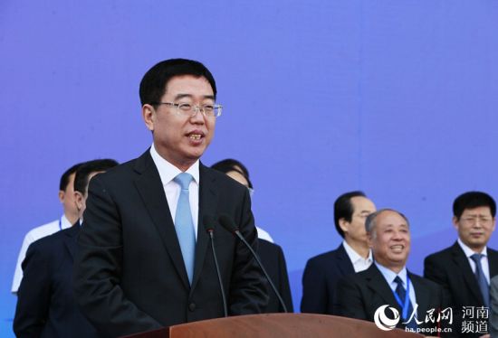 国家旅游局副局长杜江宣布节会开幕 国家旅游局副局长杜江宣布节会开幕
