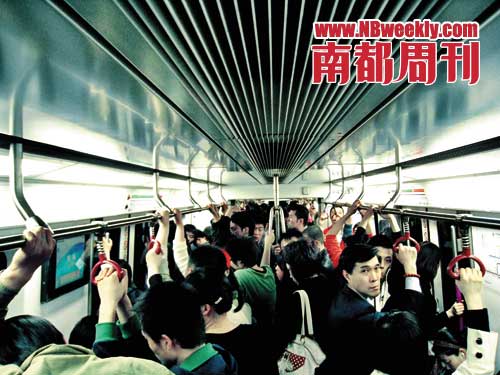 地铁站口争夺战打响 “加站委员会”应运而生