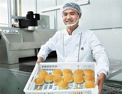 保定油条哥投建面包厂 首批良心面包上市|油条