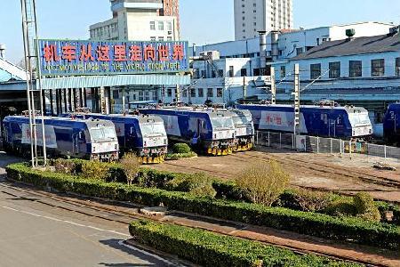 “北车制造”和谐3C型机车担纲宜万铁路运输主力
