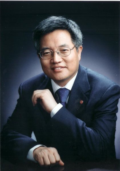 北京大学光华管理学院原院长、教授张维迎