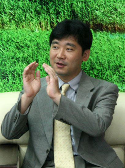 日本专家木村良亮介绍盘锦湿地温泉度假区情况