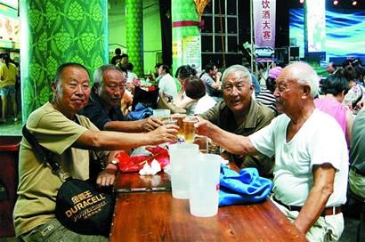 逛啤酒城 你花多少银子?(组图)