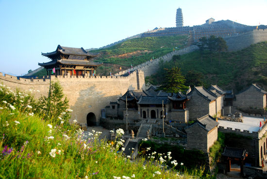 雁门关天险门 山西:端午雁门游 雄关配雄心(图)