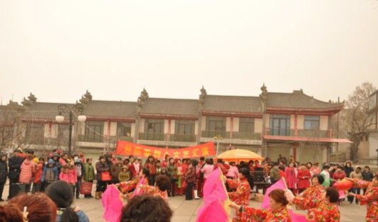 华山脚下上九会 灯笼祈福闹新春