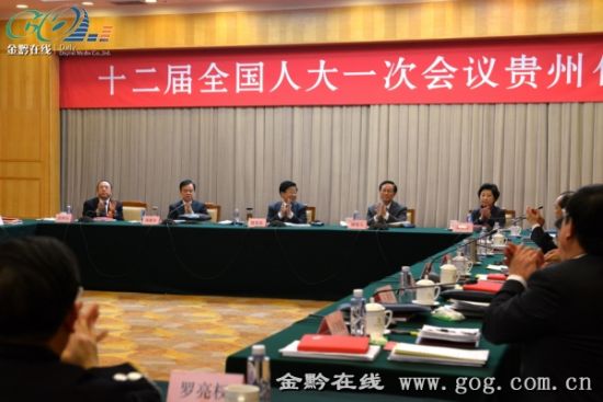 国家财政部部长谢旭人的发言赢得了人大代表们的热烈鼓掌 财政部部长谢旭人:加大中西部财政转移支付力度