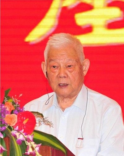 叶选平作重要指示。 “弘扬叶帅精神 助推梅州发展”座谈会召开