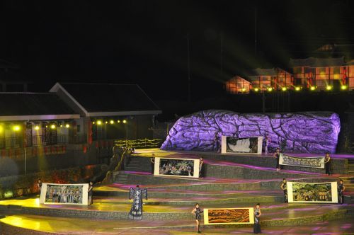 表演现场 预热旅发大会 山水实景演出《阿依朵》安顺上演