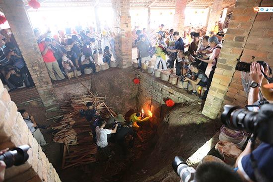 点火仪式现场 中国文化遗产日:钦州亮点多