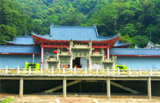 内蒙古呼和浩特飞来寺 “天下一绝”不远处 清水河畔飞来寺