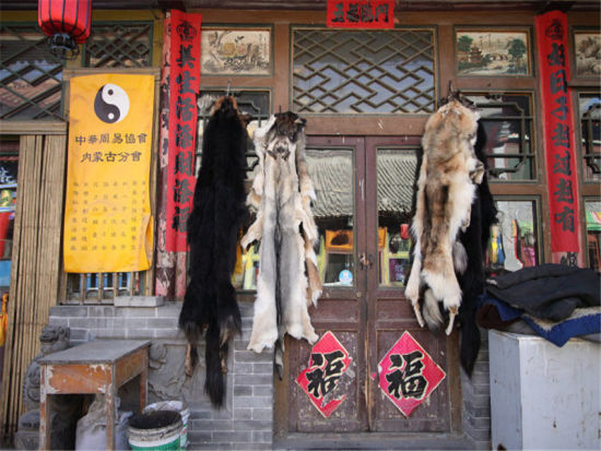 呼和浩特市大召寺旁的塞上老街 呼和浩特市大召寺旁的塞上老街