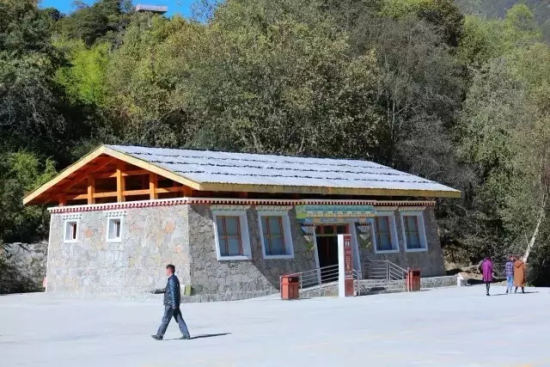 景区3A级厕所外貌 西藏首个自然风景类国家5A级景区落户巴松措