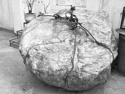 巨型和田玉重四吨价值超亿(图)_翡翠玉石_新浪收藏_新浪网