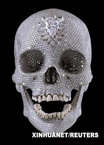 最贵的当代艺术品：天价钻石头骨全球巡展