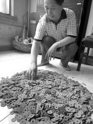 方正县村民挖出万枚宋代钱币