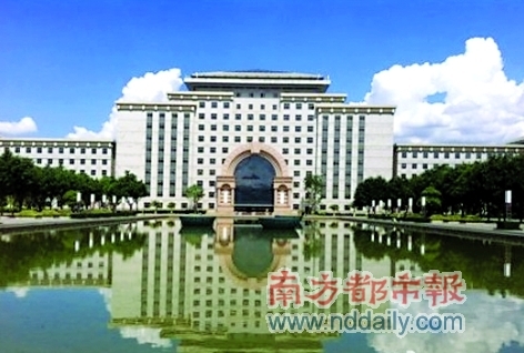 云南红河州府大楼被批奢华 官员回应才花4亿多