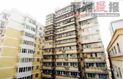 西安“楼挤挤”开发商违建近10年 罚款无力(图)