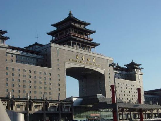 北京:穿着一身俗气的“洋裤褂”(组图)