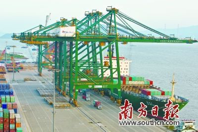 滨海湾新区的水深条件得到优化,“东莞制造”可以通过远洋运输抵达世界各地。南方日报记者 孙俊杰 摄 滨海湾新区怎样引领东莞发展?