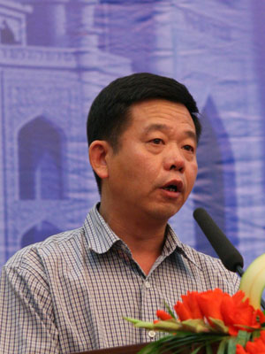 图文:中国市长协会副秘书长陈欣汇报工作