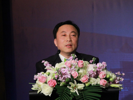 由中国信托业协会主办的“2010年中国信托业峰会”于2010年12月2日-3日在上海举行。图为金融时报社社长汪洋。(来源：新浪财经 王霄摄)