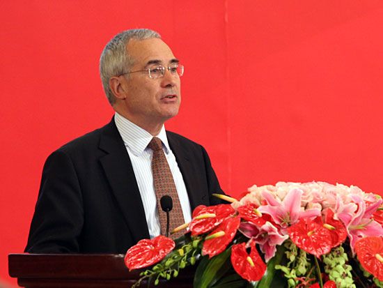 斯特恩:中国产业结构调整将影响世界经济进程