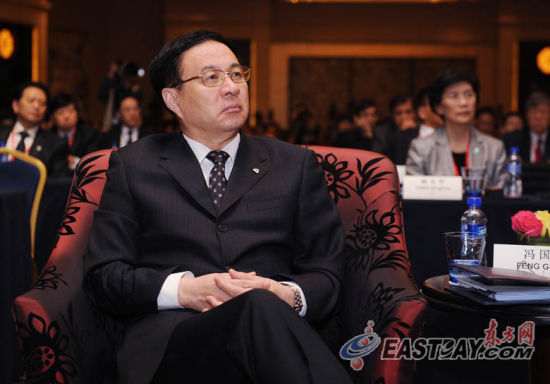 图文:上海政协主席冯国勤出席2011陆家嘴论坛
