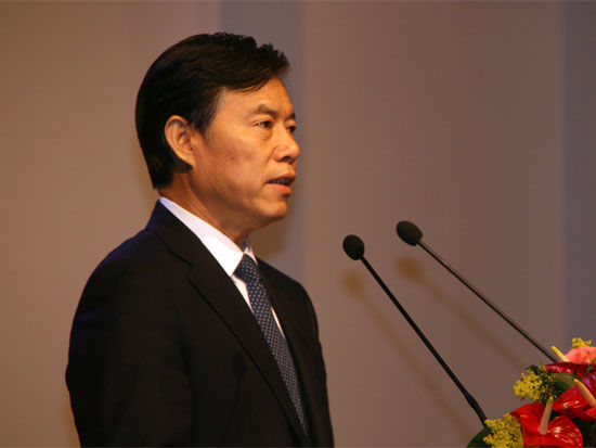 商务部副部长钟山:优化布局推动贸易平台建设