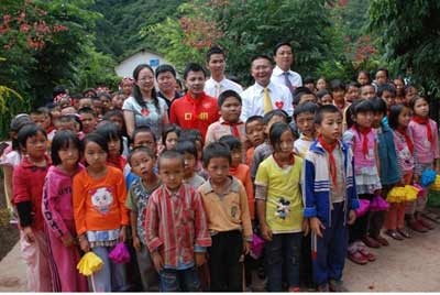 生命力向云南贫困地区小学捐赠价值500万产品