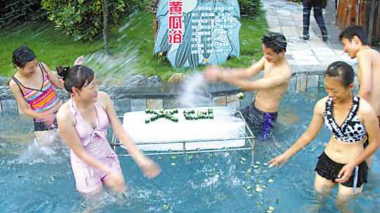 今夏广东 比基尼玩水嘉年华(组图)