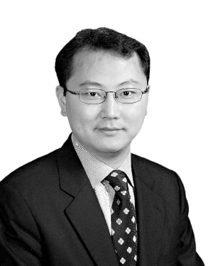 人民币贬值了今年中国gdp士_人民币贬值是今年经济最大风险 PIMCO下调全球经济(3)