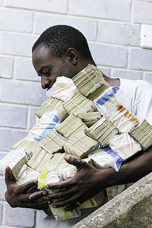 津巴布韦通货膨胀达25000%