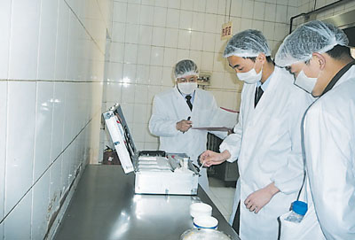 甘肃检验检疫局加大了口岸食品生产监管力度