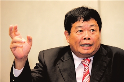 曹德旺回应裸捐称并非全捐还剩几亿股