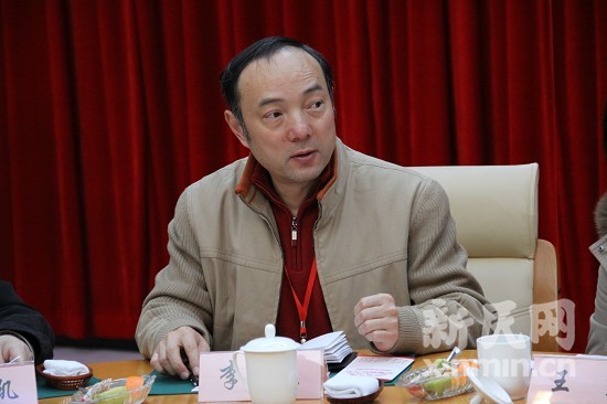 浙江日报编委、编辑中心主任李良发言_滚动新