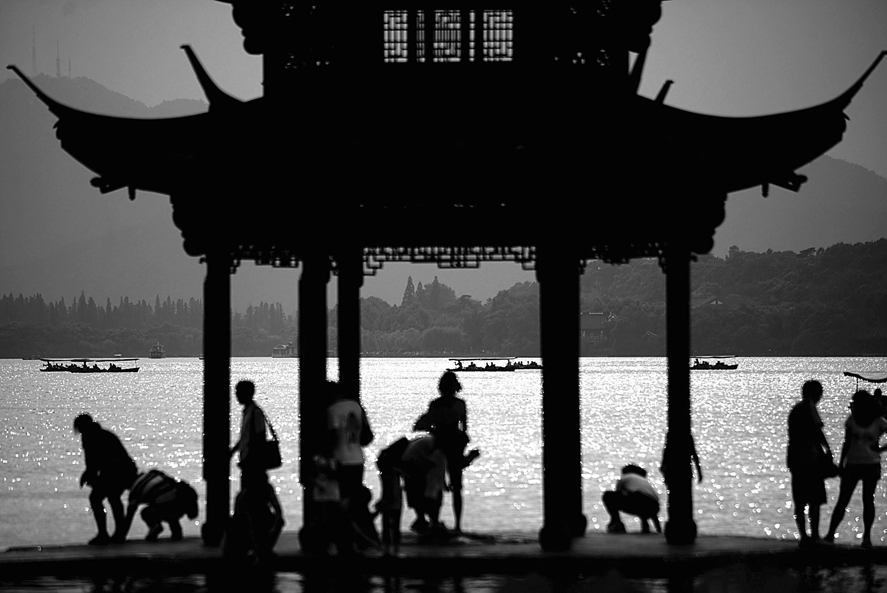 发展旅游业的好处_杭州市旅游业收入(2)