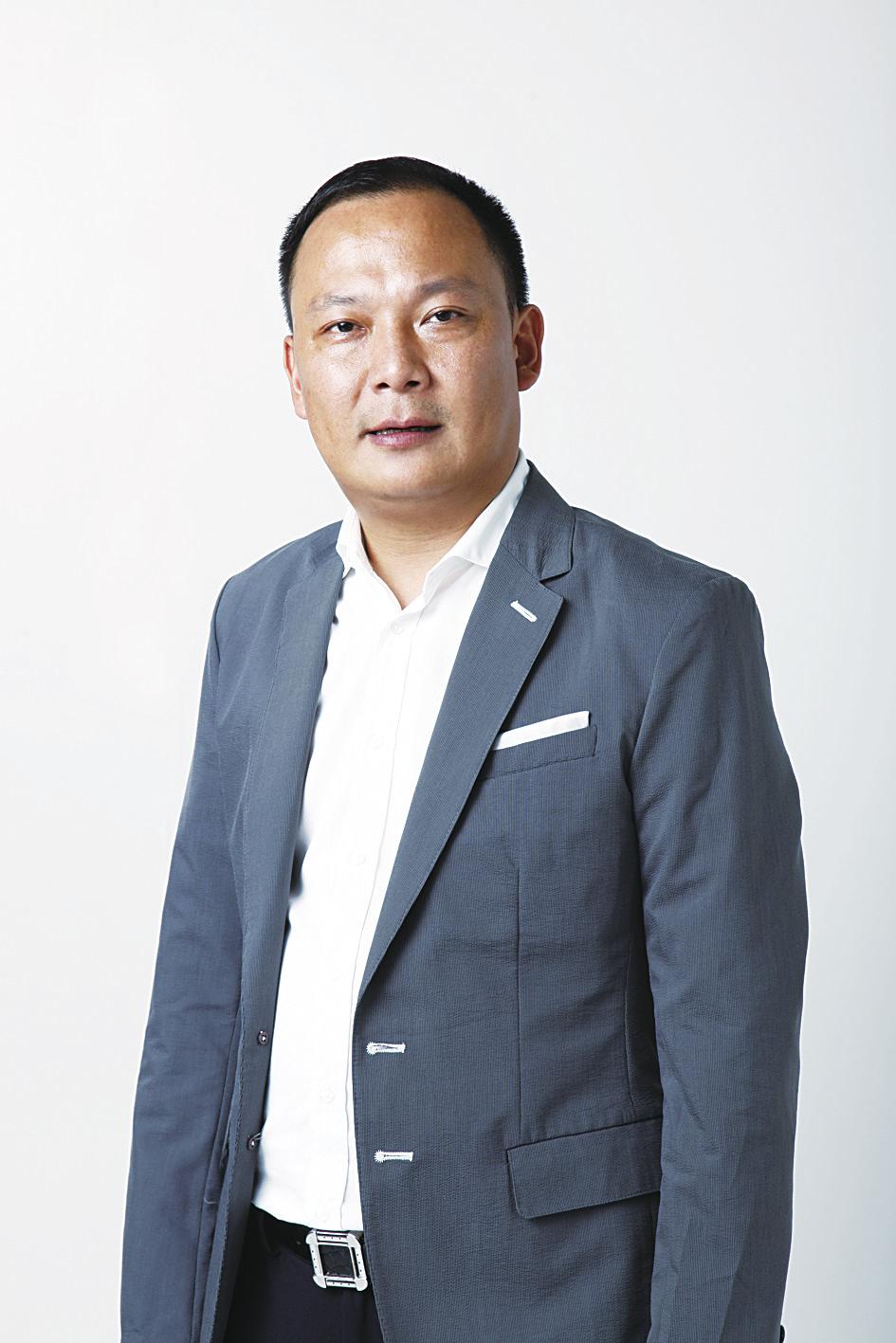 盛静生:引领罗蒙时尚变身_滚动新闻