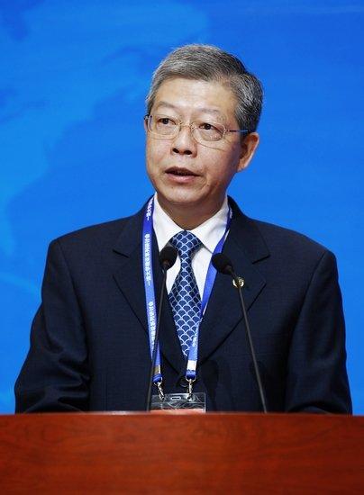 ������ѧ���ڽ��ڳ�̨����ѧ�³̡�̽������У