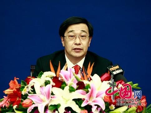 人力资源和社会保障部发言人尹成基介绍情况（摄影 中国网 杨佳）