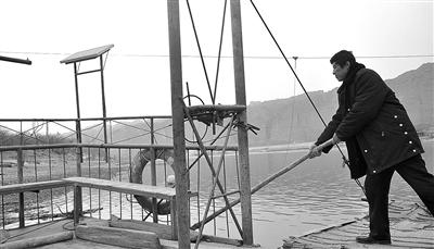 �ƺ�ʯ�־���:�ƺ���ͷ�ڶɿ���̬ũ���¸���(ͼ)