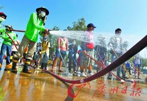 垃圾分类手抄报_人均产垃圾量(2)