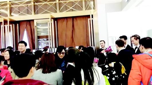 某商场预计内衣销售额:1350万_滚动新闻